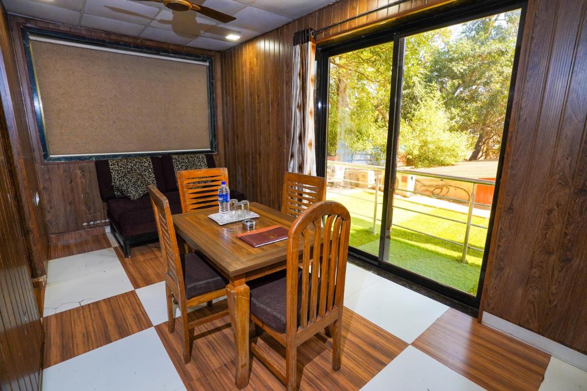 Hotel Kumar Plaza - Housity