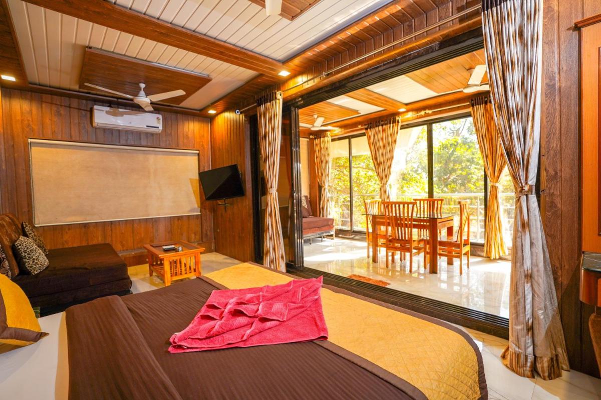 Hotel Kumar Plaza - Housity
