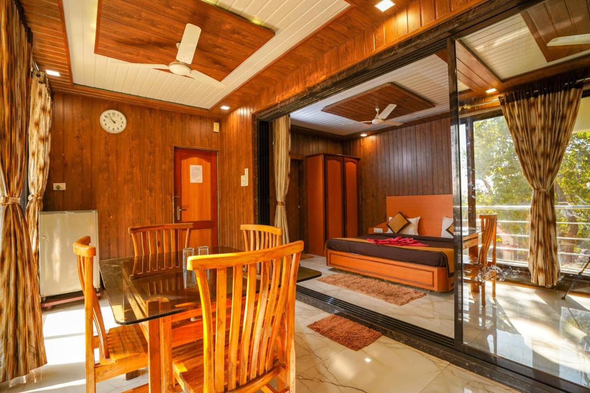 Hotel Kumar Plaza - Housity