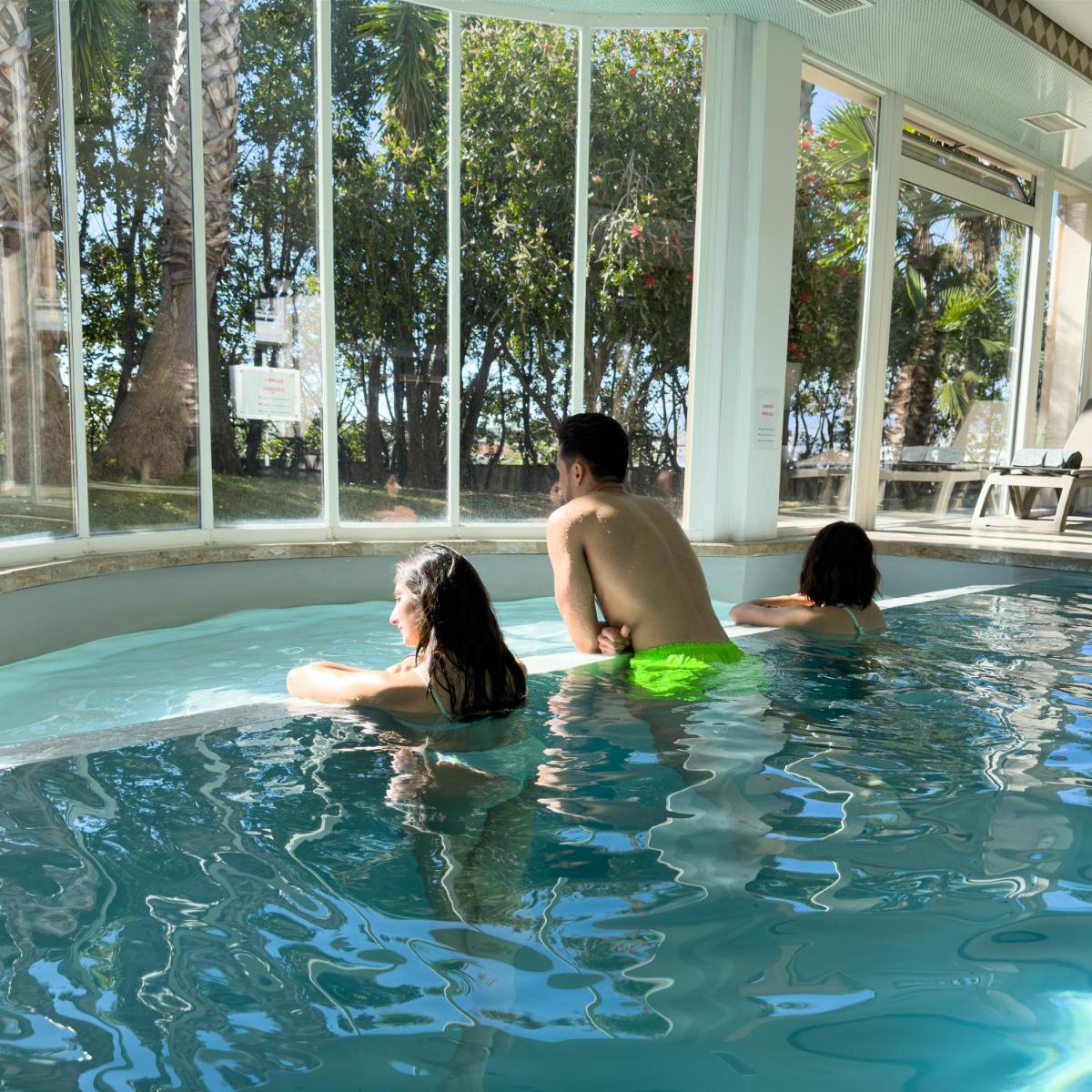 Clients de l'établissement Ostella Spa & Resort