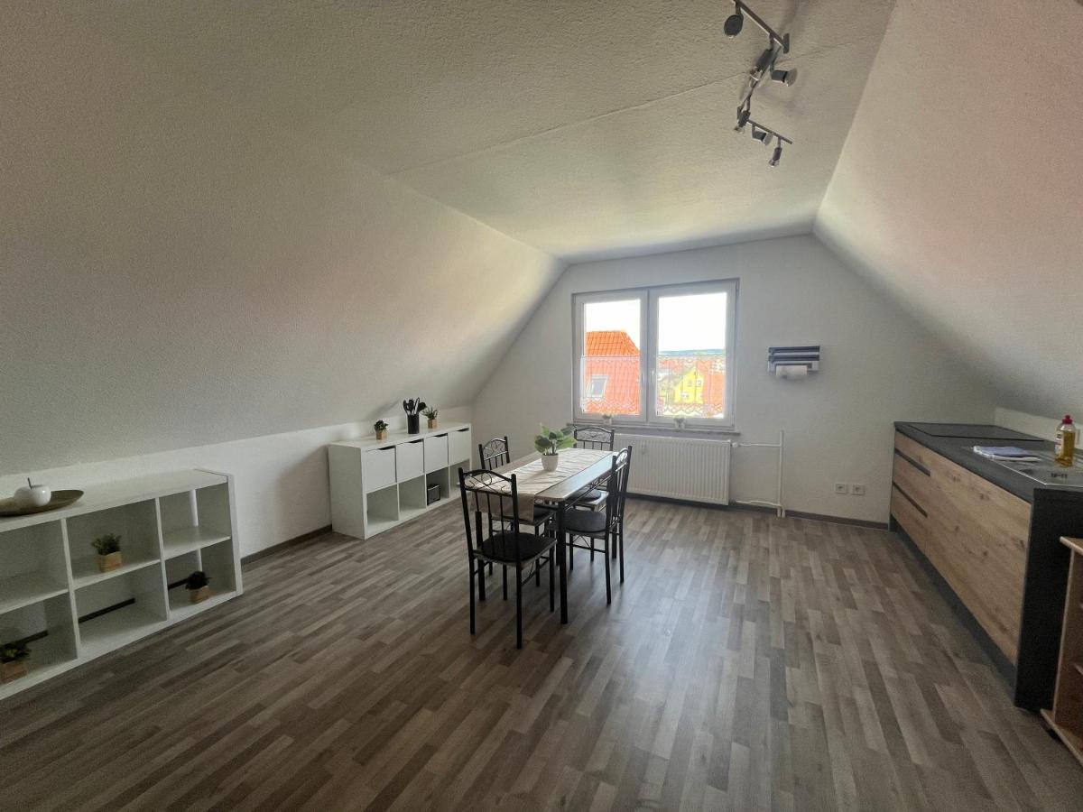 2,5 Raum Ferienwohnung möbliert Dachgeschoss Niederorschel - Housity