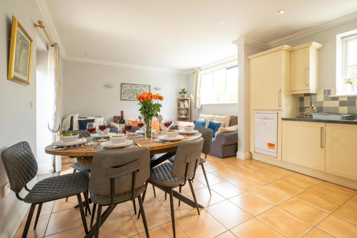 1 Hazelwood, Aldeburgh - Housity