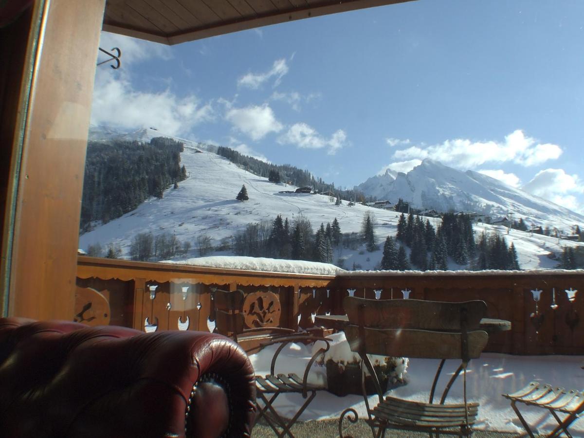Vue générale sur la montagne ou vue sur la montagne depuis l'hôtel