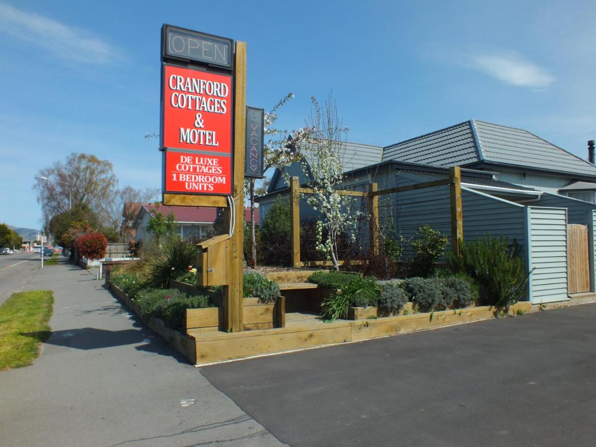 Cranford Cottages and Motel - Housity
