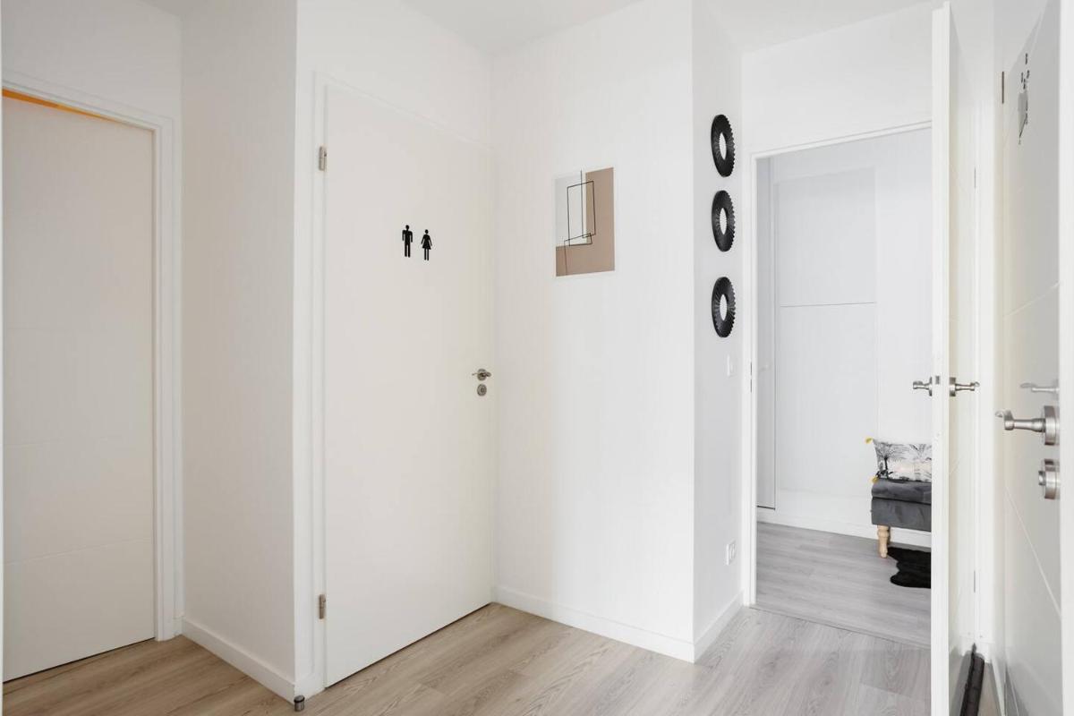 Residence Abraham - Bed and Breakfast Guest Room 2 LaDéfense U-Arena #Parking #Terasse #Fibre #Netflix - Housity