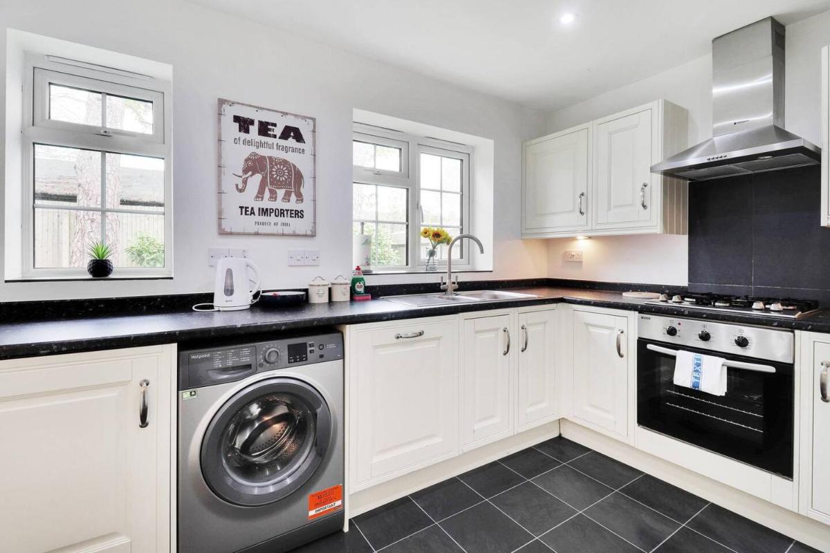 Pass the Keys Cute cottage in Pembury with parking - Housity