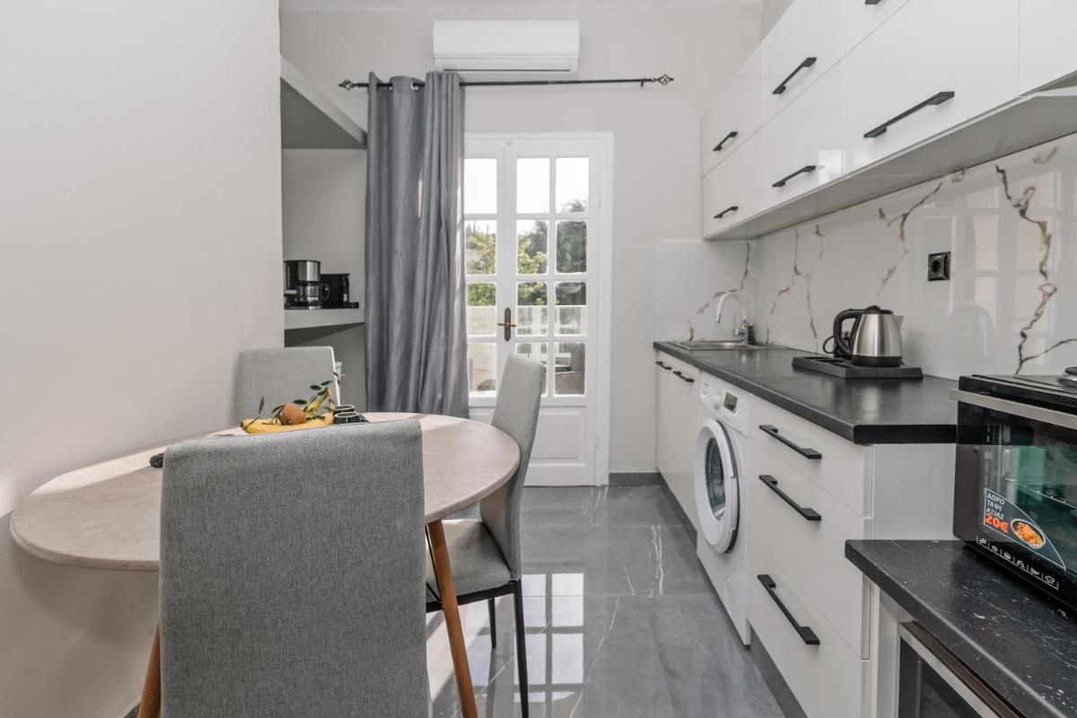 Pelithea Family Aparthotel - Housity