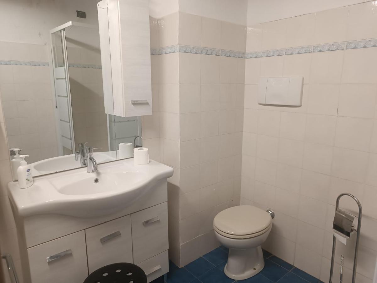 La casetta sul fiume - Housity