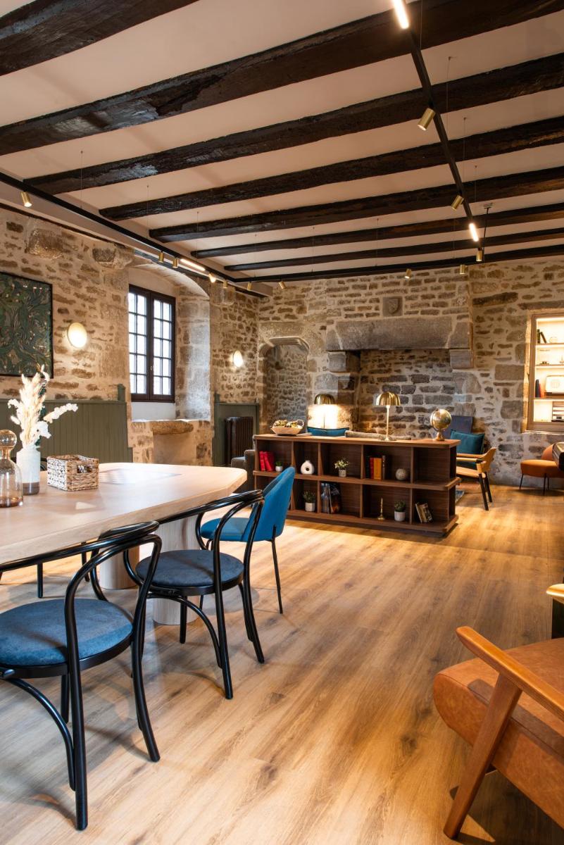 Coin salon dans l'établissement La Maison OBONO Hôtel & Spa