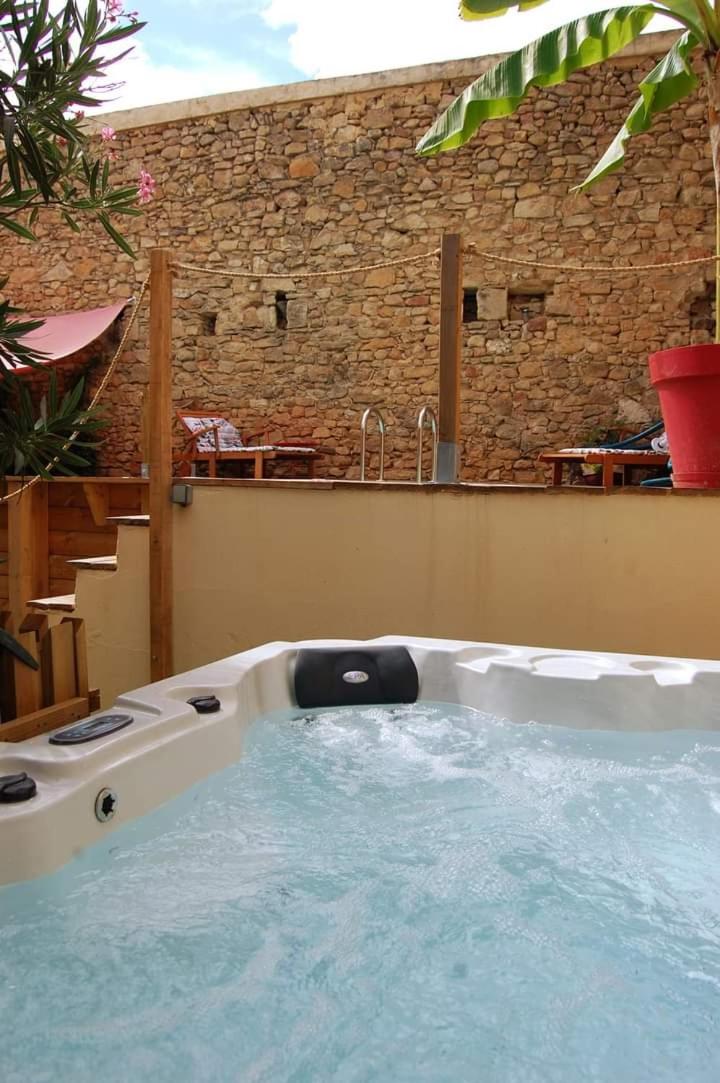 La Bucolique, Chambres et Jardin d'Hôtes - Housity