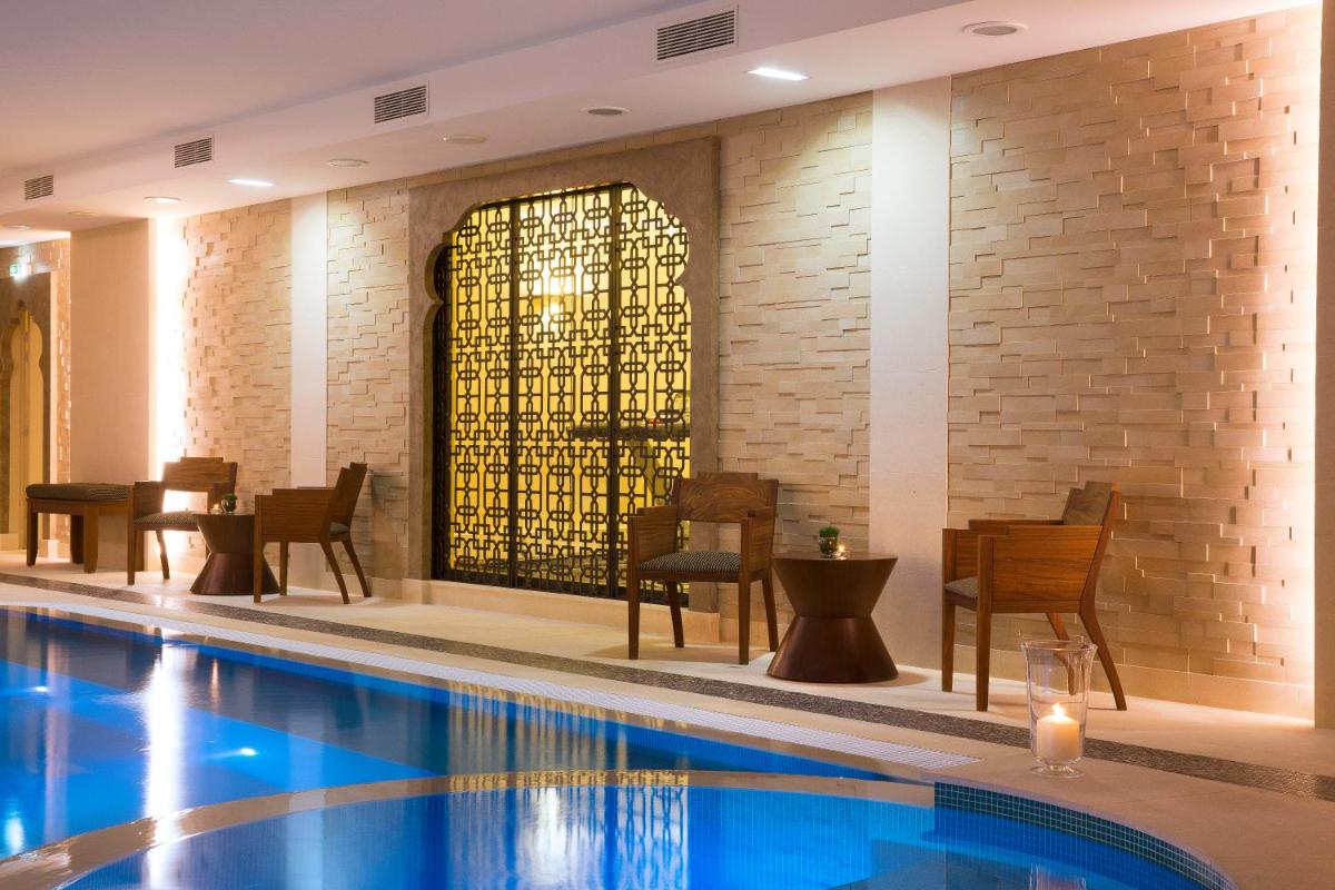Piscine de l'établissement Auberge du Jeu de Paume ou située à proximité