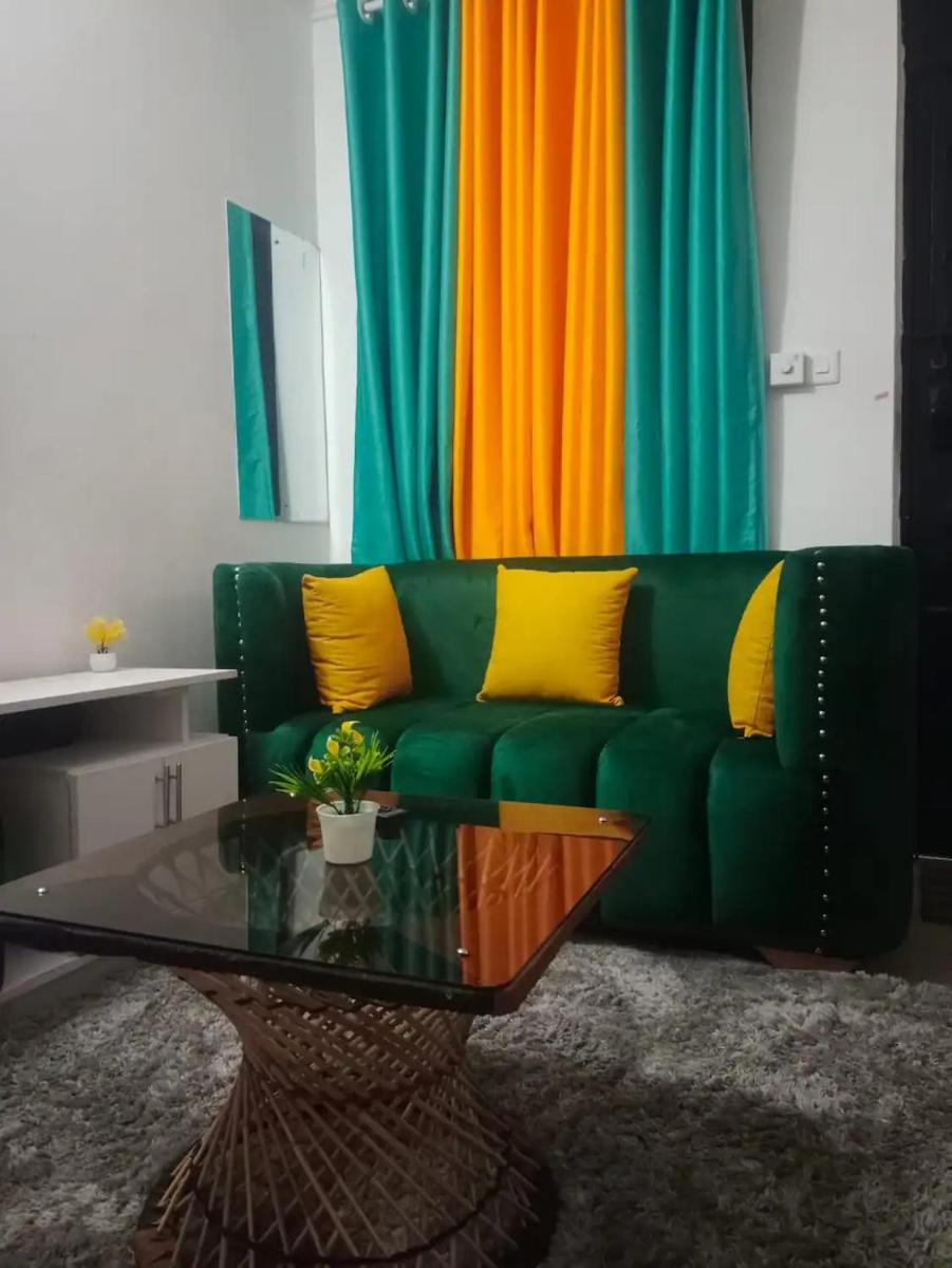 Royal Studio Apartment - Housity