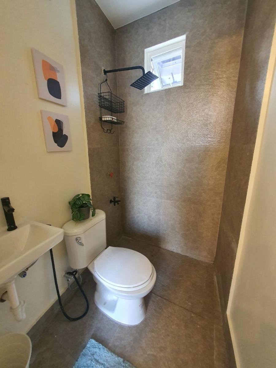 DELUXE ROOM BY THE POOL - Housity