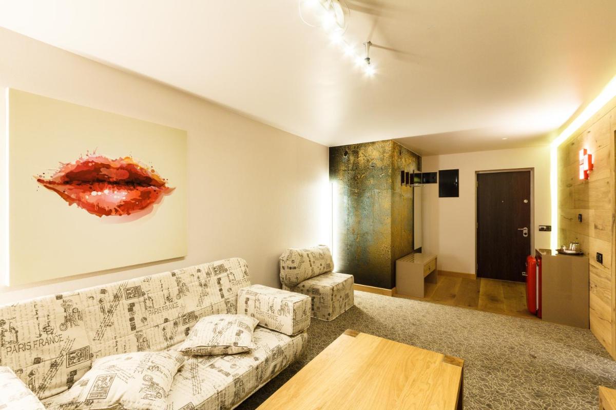 Hotel Anna - Housity