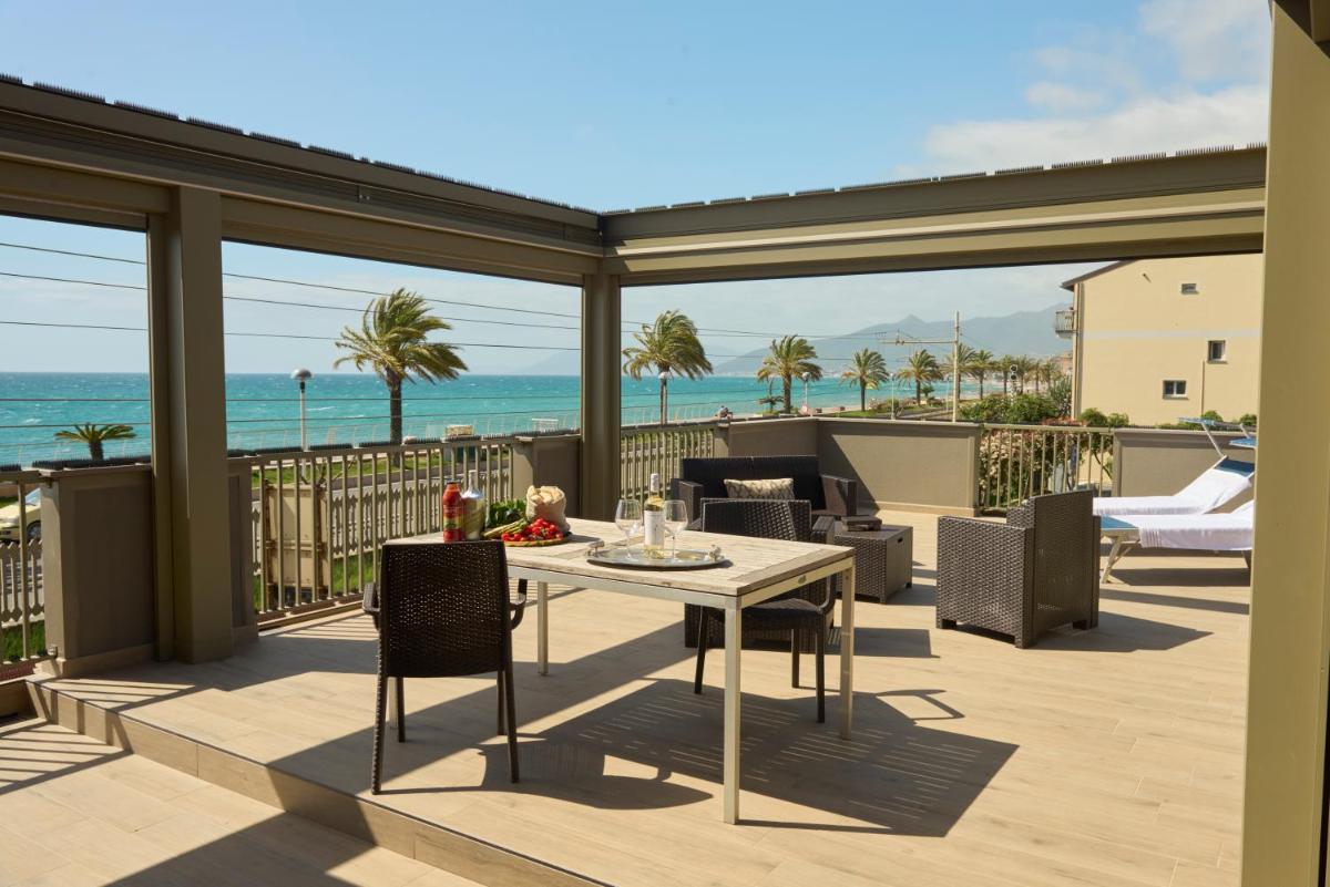 Terrazza sul mare a Pietra Ligure - Housity
