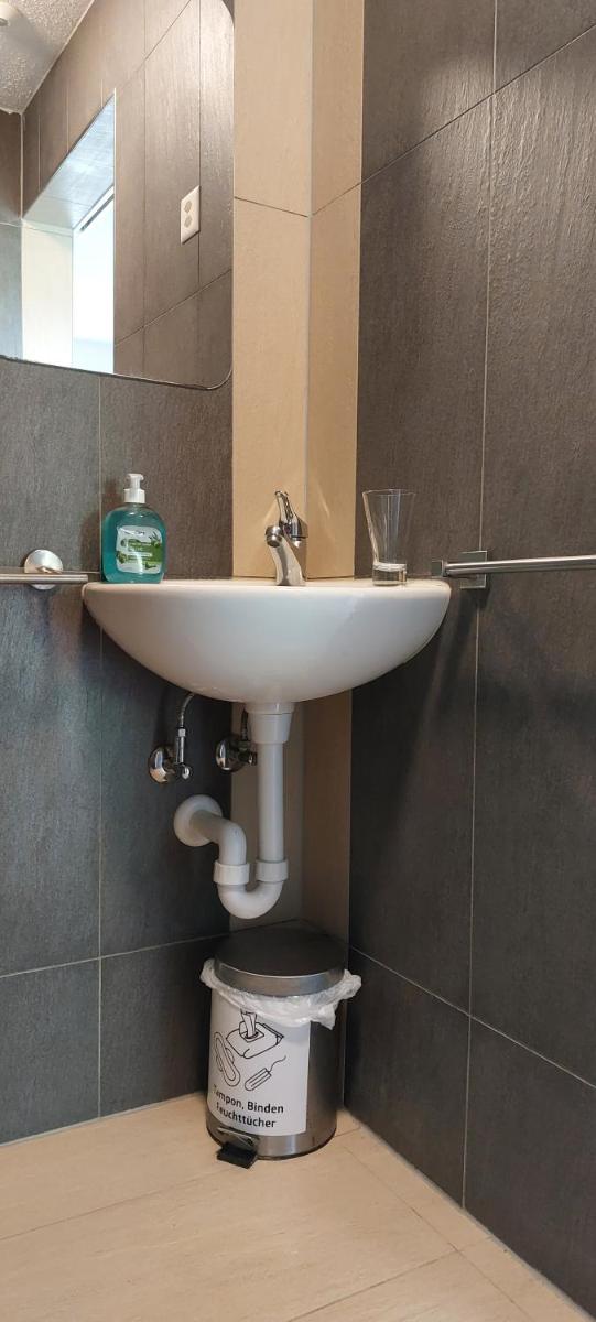 Hotel Belp Bern Airport Free Parking - Housity