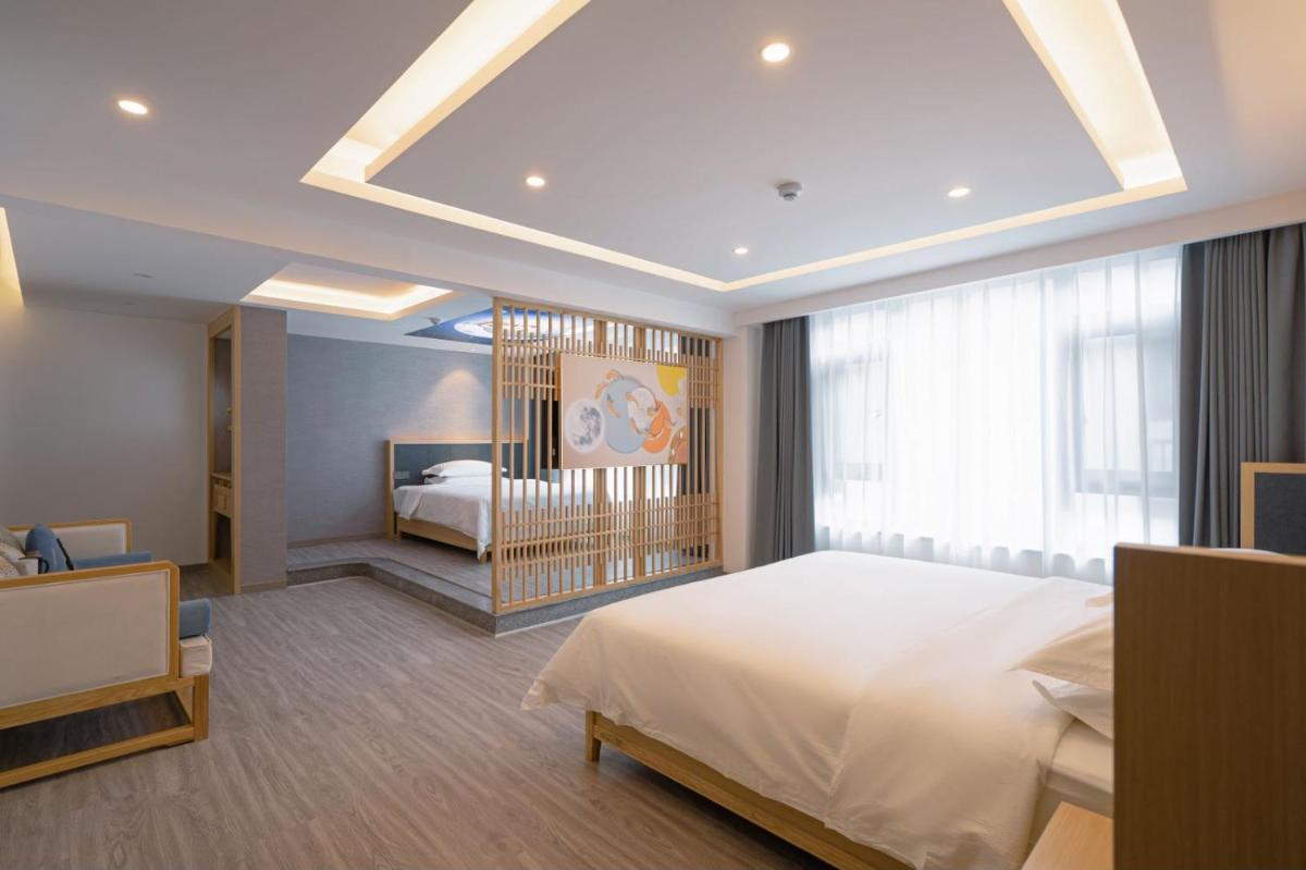 Rivulet Mountain Hotel - Zhangjiajie Forest Park Scenic Area - Housity