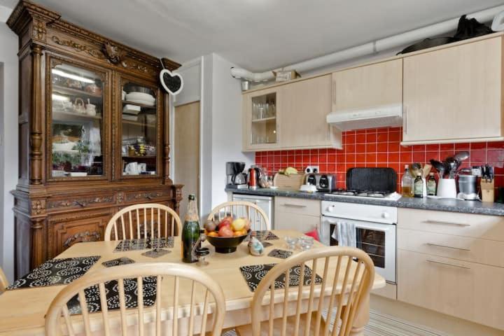 30 Woodlands - Housity