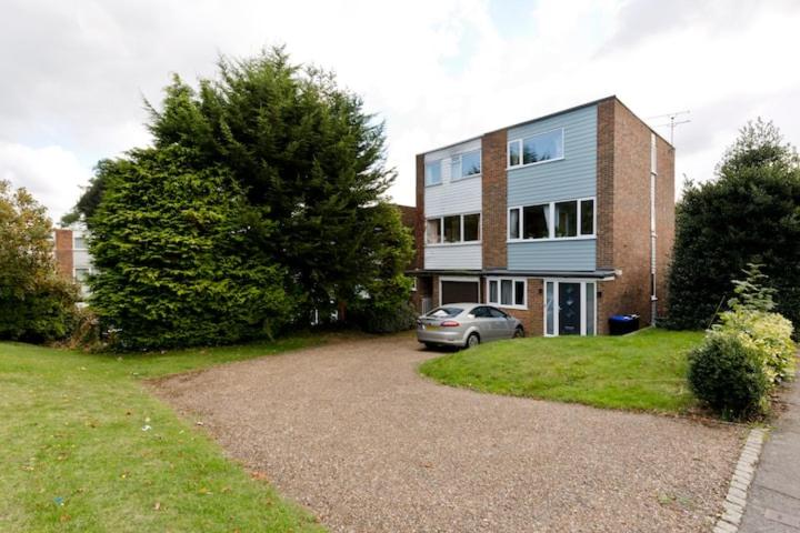 30 Woodlands - Housity