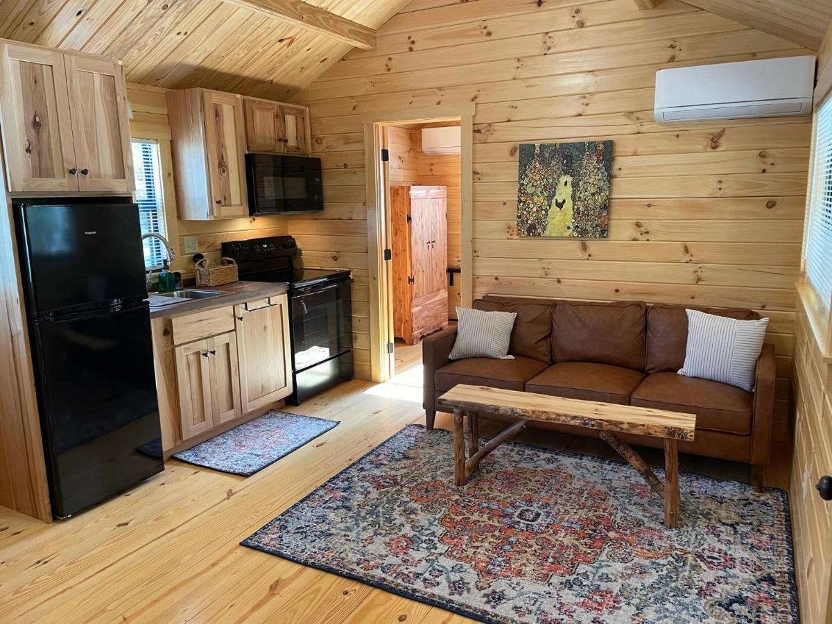 Cobb Creek Cabins - Housity
