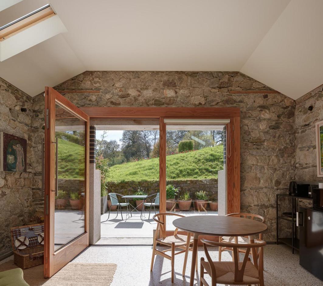 June Blake's Garden - Housity