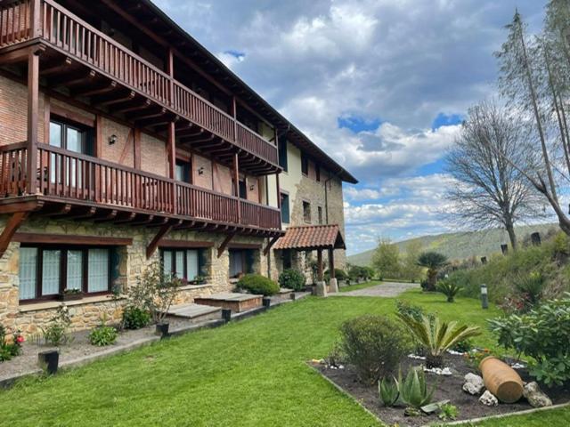 Hotel-Apartamento Rural Atxurra - Housity