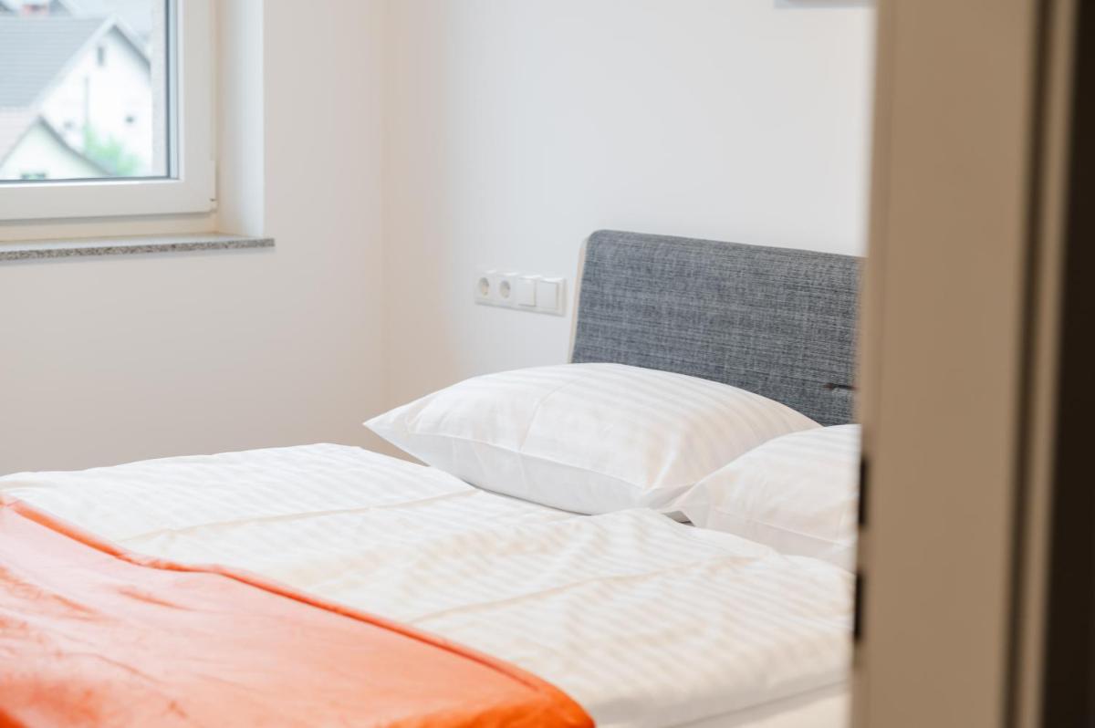 Apartments Naklo - Housity