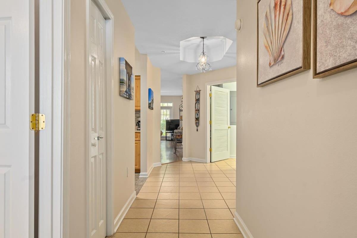 Seaside Escape - Spacious 3 Bedroom Ground Floor Condo - Steps to Atlantic Ocean - Housity