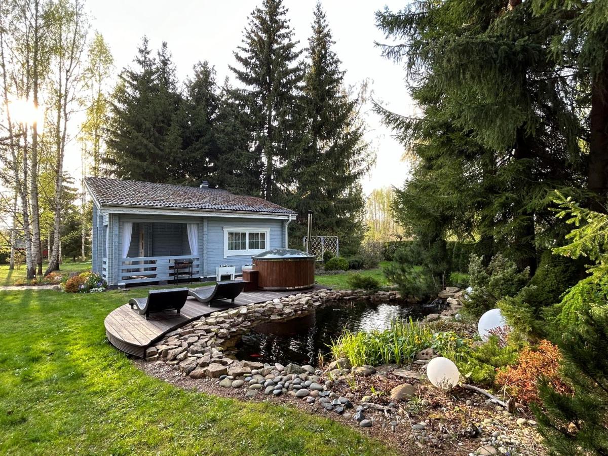 Romantic cozy house Kirzacinas pirts with sauna close to seaside - Housity