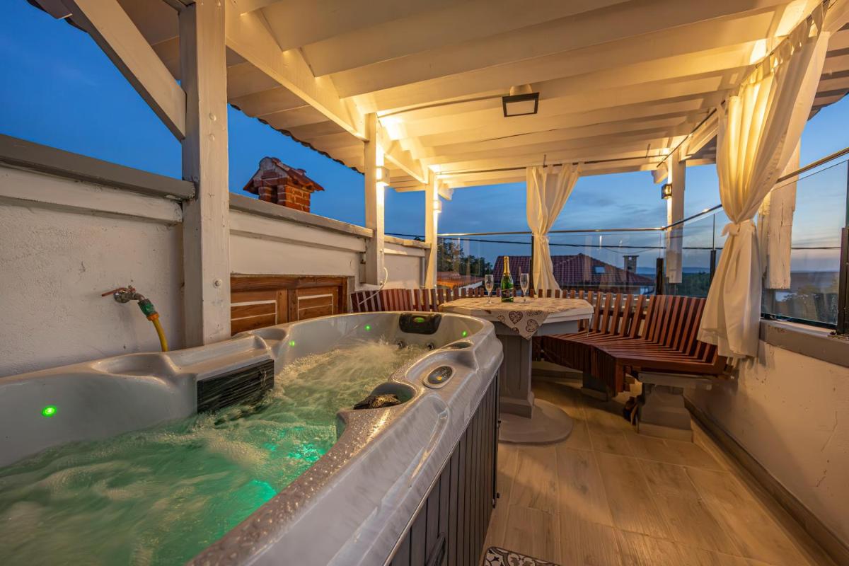 Apartments Lapis - Housity