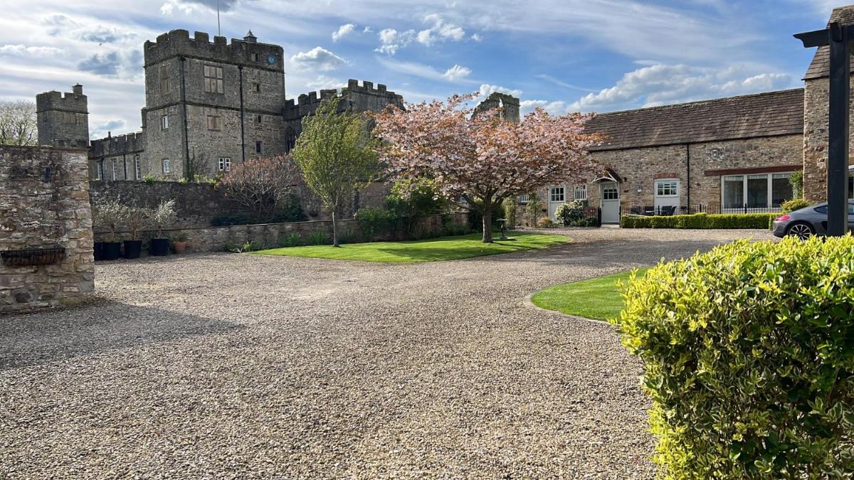 The Garden Suites at Snape Castle Mews - Housity