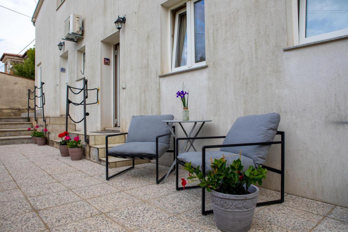 Apartments Casa Cerin - Housity