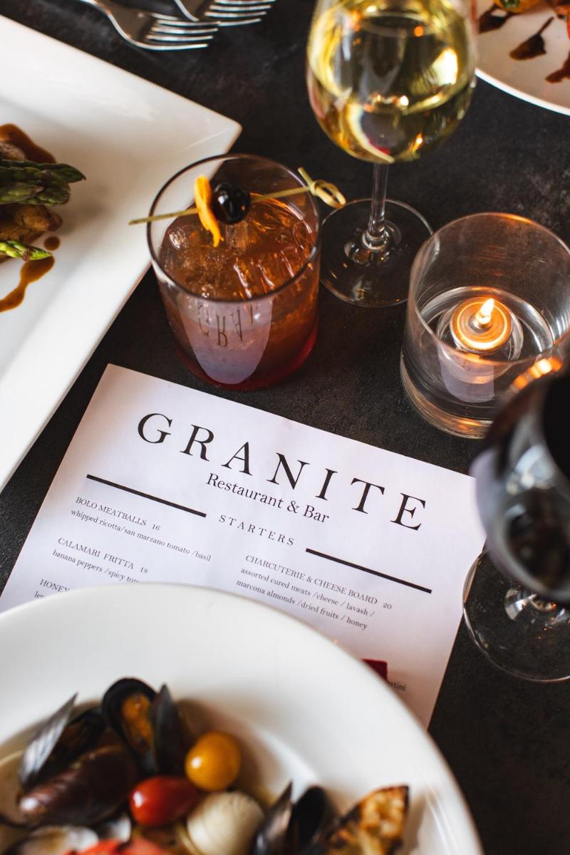 The Centennial Hotel - Housity