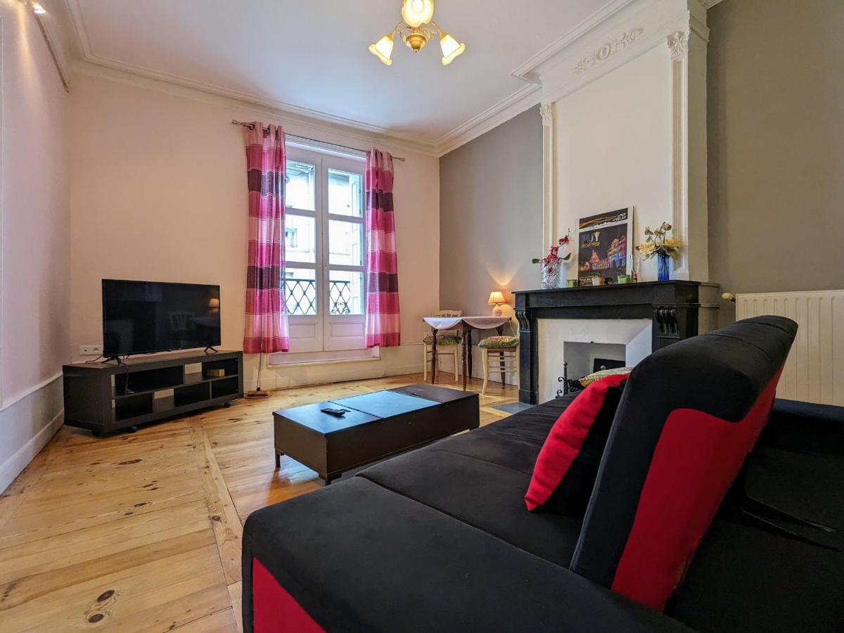 Appartement XIXe siècle - Centre-ville du Puy-en-Velay, 2 chambres, tout confort, proche monuments - FR-1-582-6 - Housity