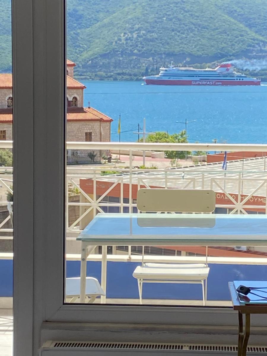 Marias rooms chantzara spyropoulos family apart 50 sqm 2studios sea view far 50 m harbour , heart city, flats to let - Housity