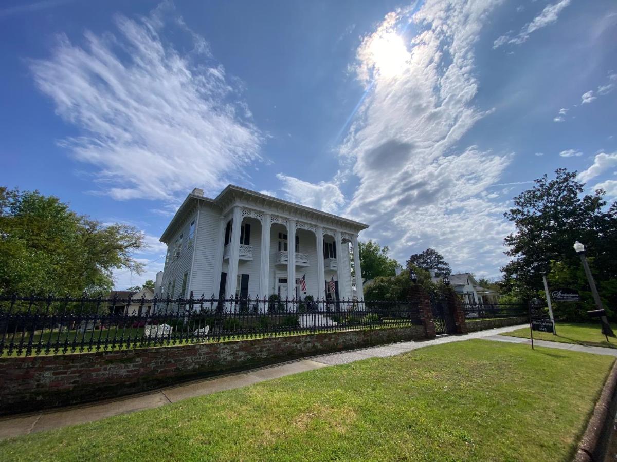 Shadowlawn Bed and Breakfast - Housity
