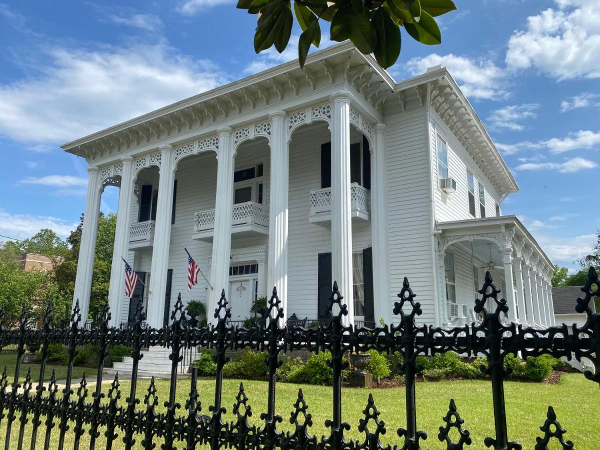 Shadowlawn Bed and Breakfast - Housity