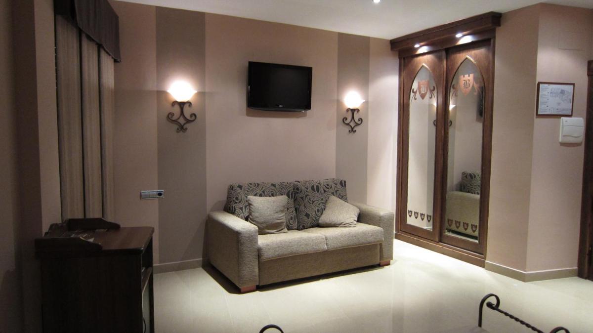 Hotel La Brasa - Housity