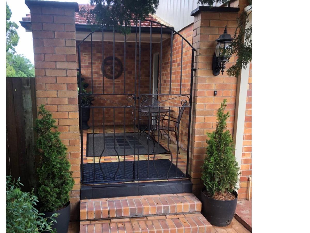 Hedge House - luxury, space, style, great location - Housity
