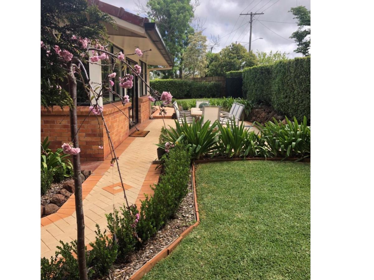 Hedge House - luxury, space, style, great location - Housity