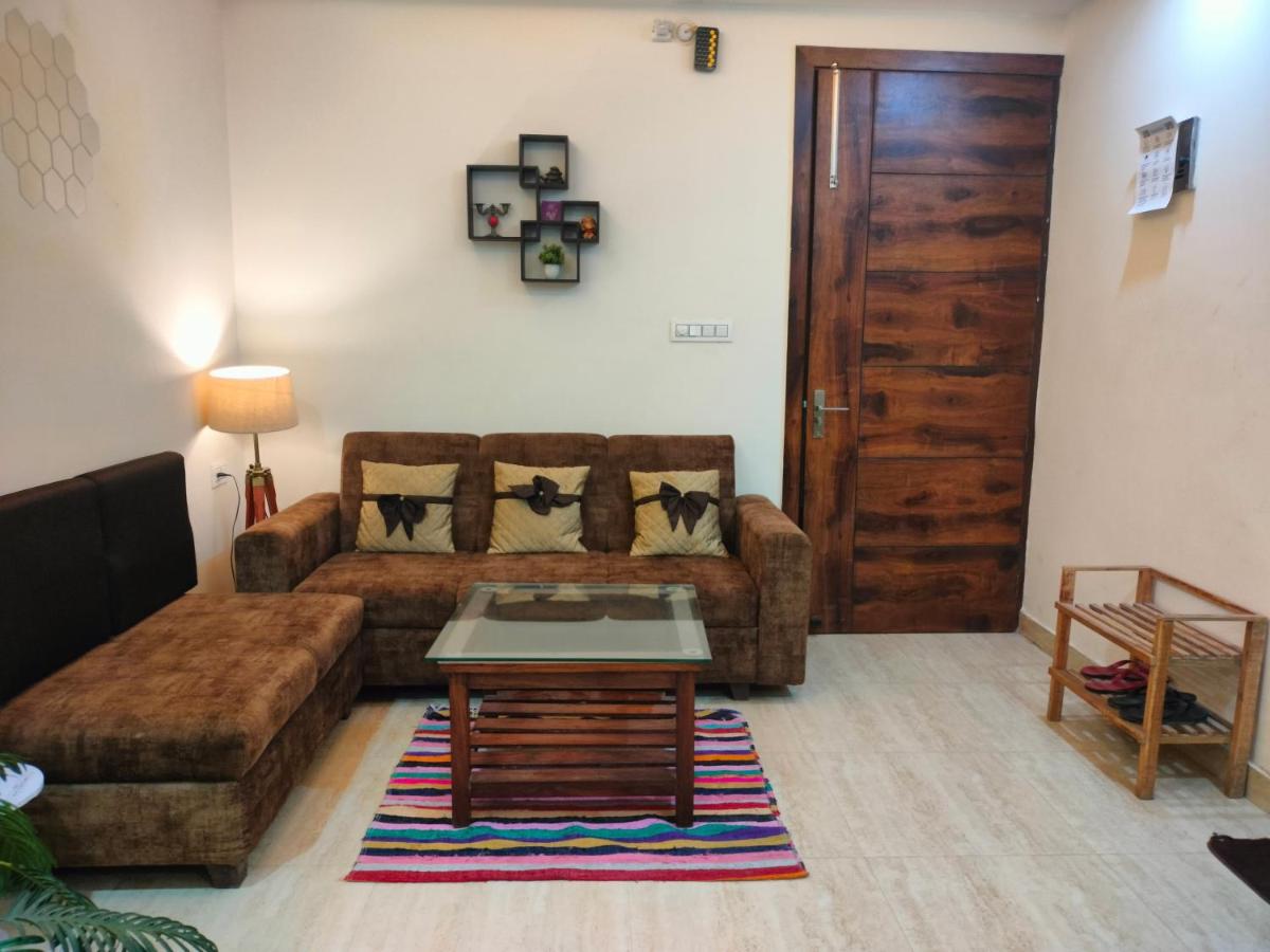 Blue Heart Home 1 BHK - Spacious Flat in Tapovan - Housity