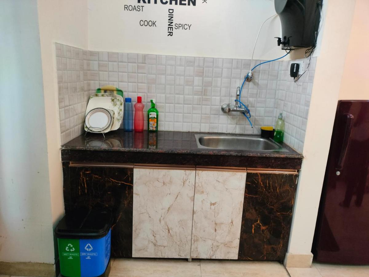 Blue Heart Home 1 BHK - Spacious Flat in Tapovan - Housity