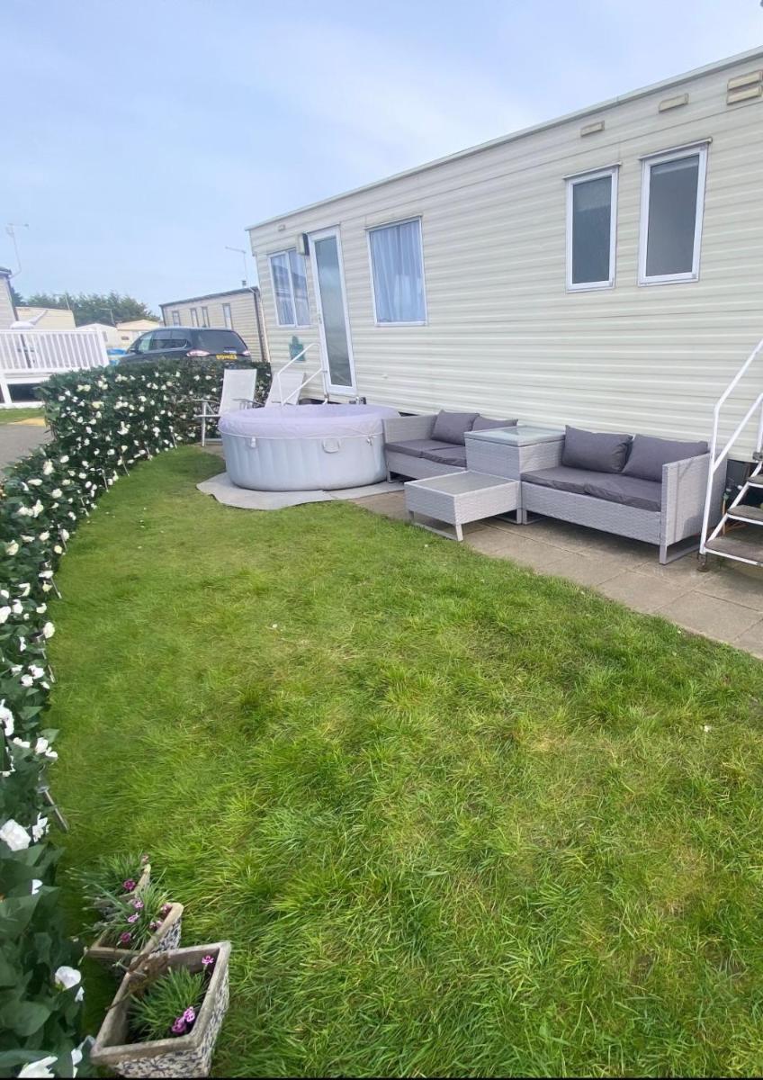 Coastal caravan retreat - Housity