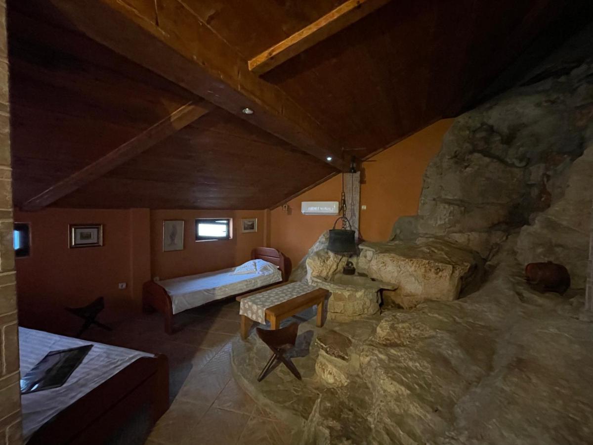 Cave Apartment - Housity