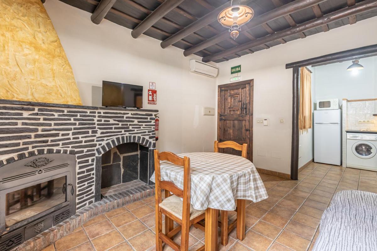 Una cocina o zona de cocina en Turismo Rural & SPA El Cercado