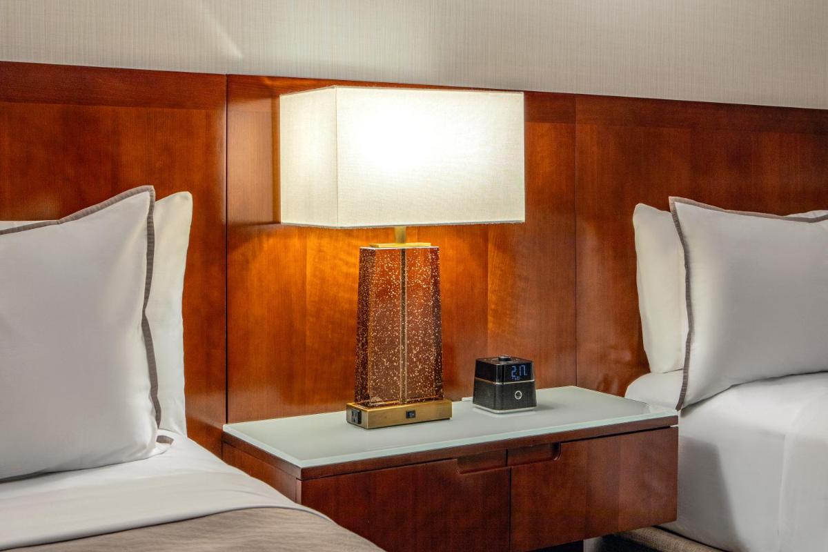 The Westin Boston Seaport District - Housity