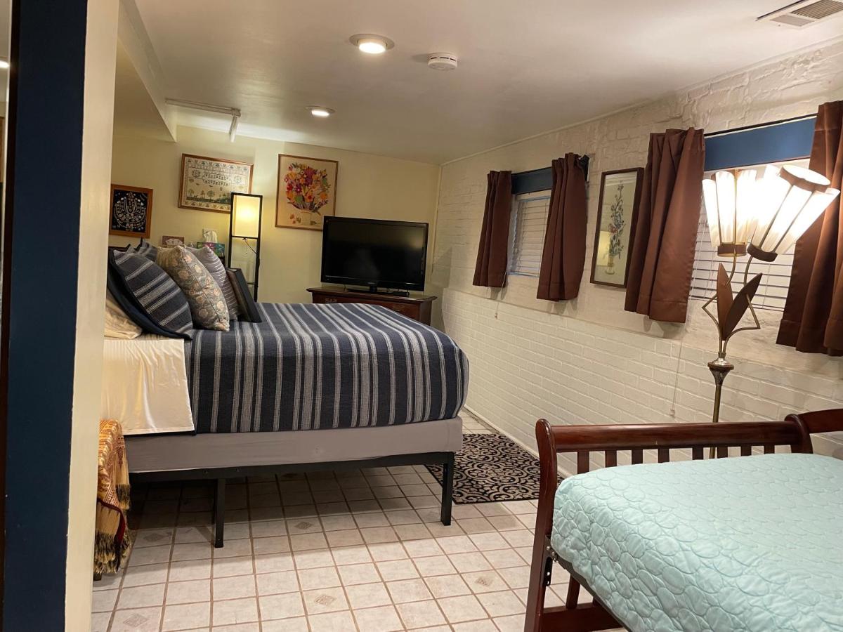 Ray's Bucktown Bed and Breakfast - Hizvo