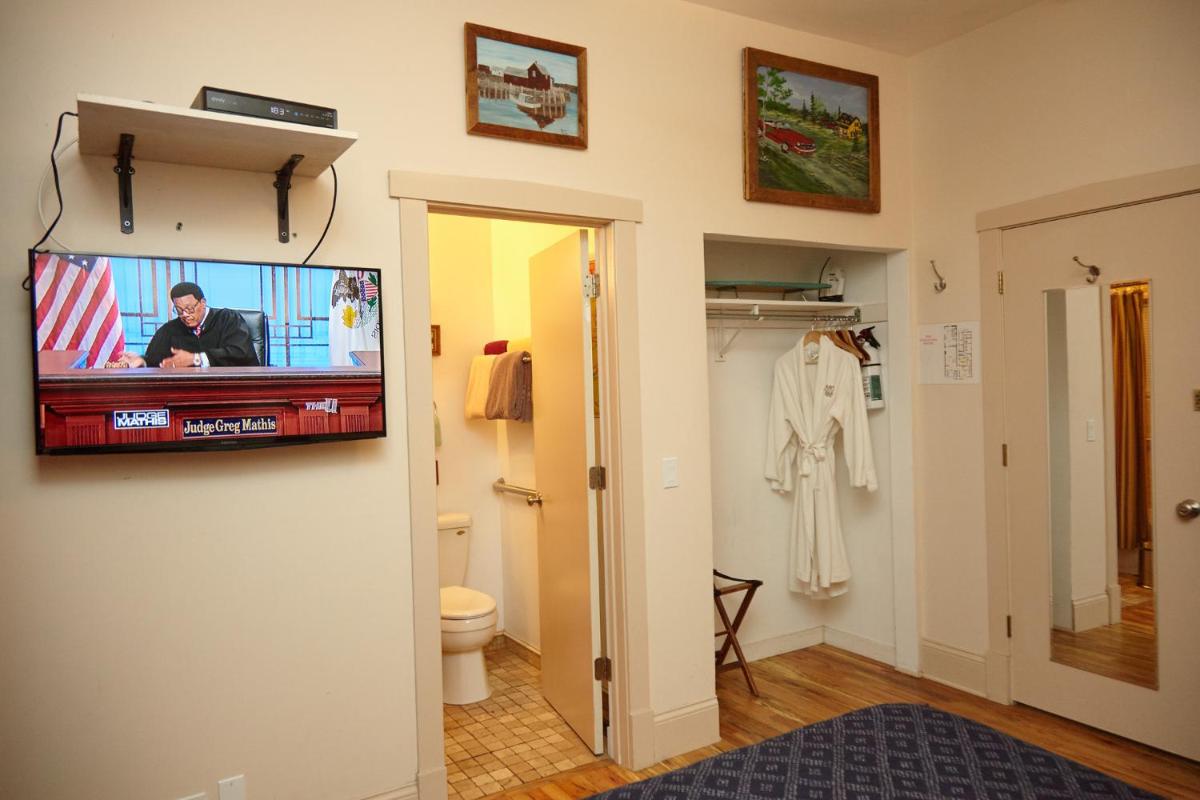 Ray's Bucktown Bed and Breakfast - Hizvo