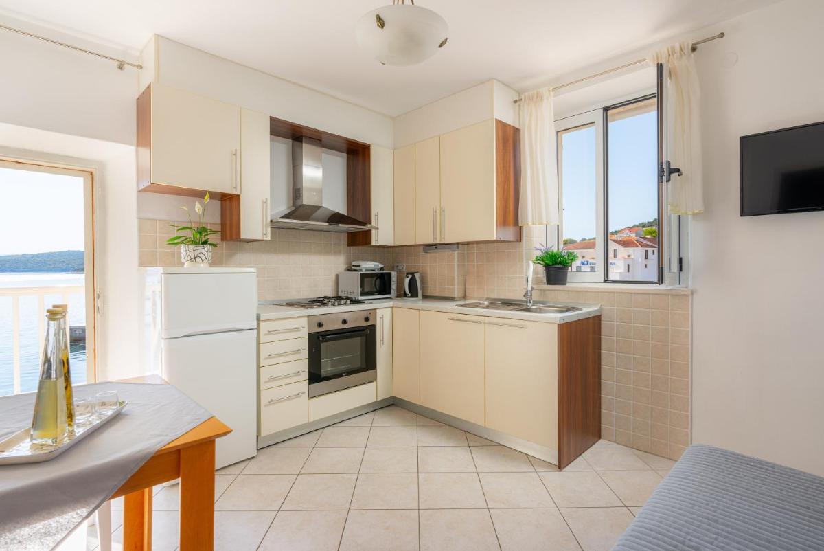 Apartments Luka, Punta Jurana - Housity