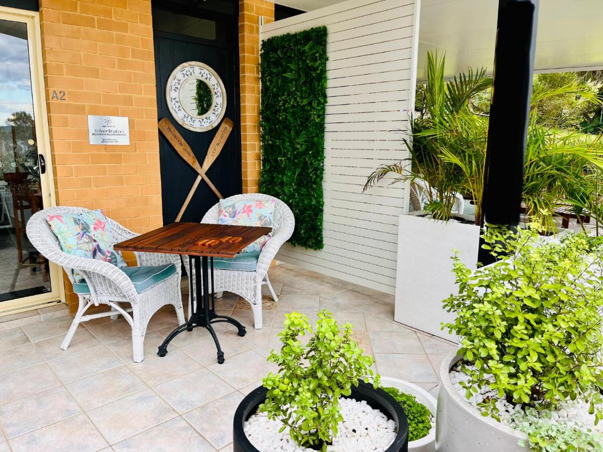 SilverWaters Waterfront Accommodation - Housity